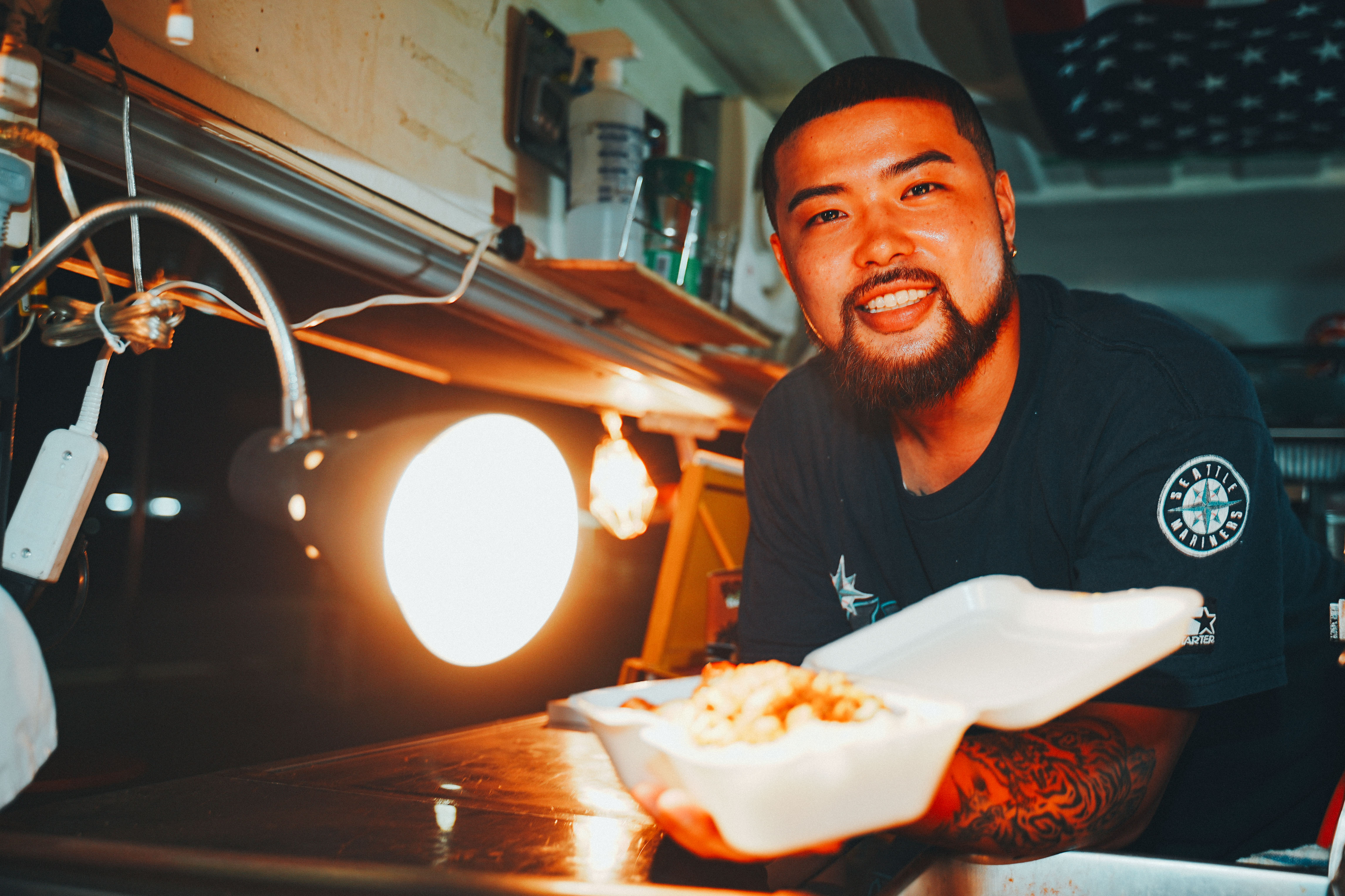 フードトラックのシェフ